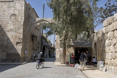 Aleppo Bab al-Maqam (Shrine Gate) 9769.jpg