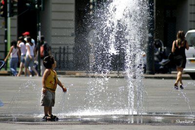 The child and the fountain.jpg