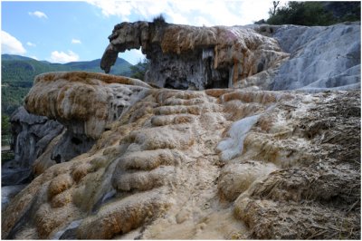 Mont Dauphin Gare - la Fontaine Petrifiante