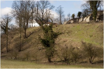 Gronsveld - Savelsbos - Boswachterhuisje met mergelgrotten