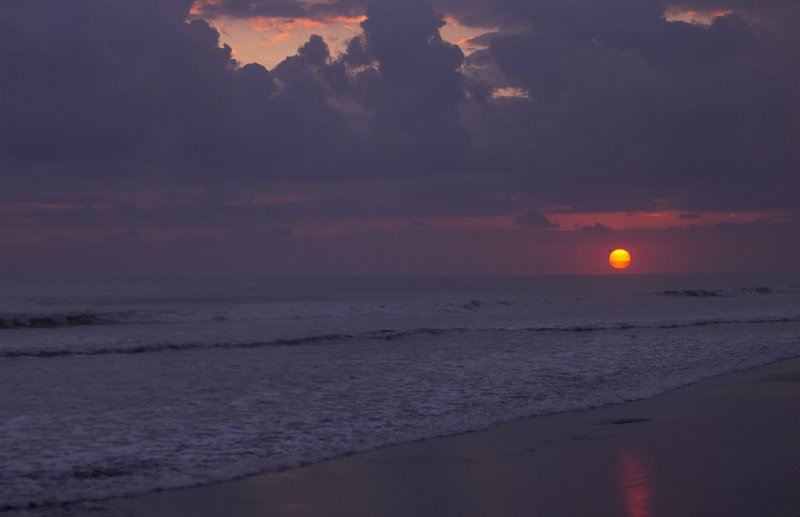 Playa Matapalo sunset III.jpg