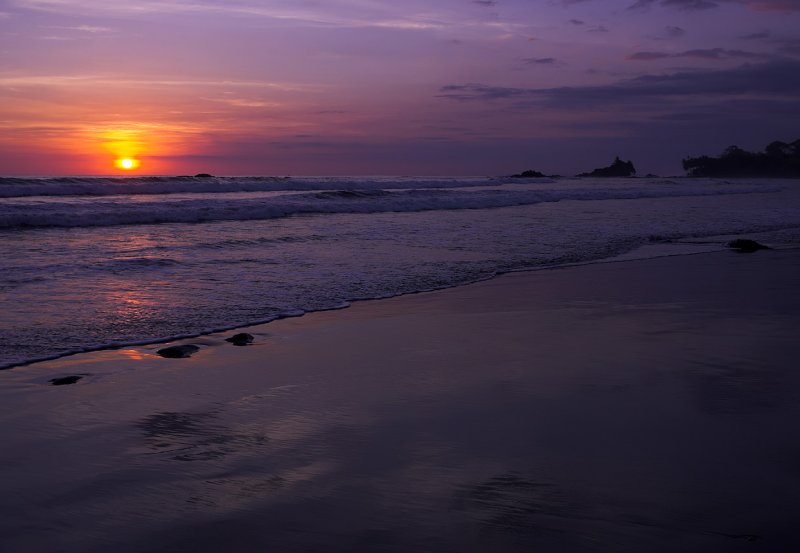Playa Dominical sunset.jpg