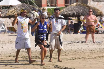 g3/68/382268/3/56448817.Parasailing.jpg