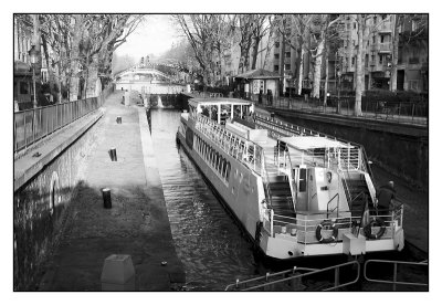 Passage d'écluse sur le canal St Martin.