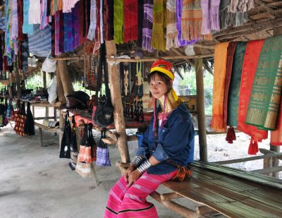 Karen Tribe girl waiting for a customer