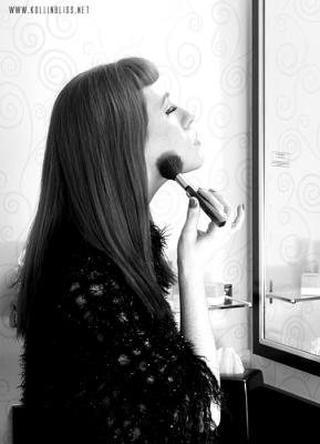 s_doingmakeup_bw_web.jpg