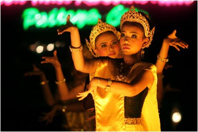 Dancers (Ruen Thai)-Pattaya