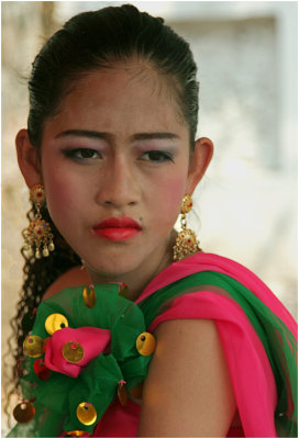Young dancer-Bun Phawet festival