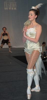 g3/69/388969/3/58717902.SteviJelbertandEmmaAndhamKingDSC_6077.jpg