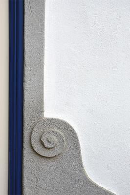 Vertical blue and spiral
