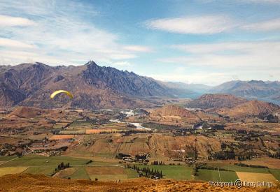 Paragliding from Coronet Peak.jpg