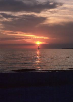 t41s017_Sunset, Ft Myers Beach, FL, Nov 1995.jpg