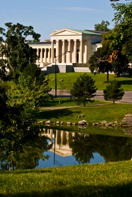 Albright Knox On Hoyt Lake