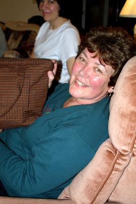 g3/69/523069/3/53971978.JoAnnandnewpurse.jpg