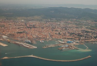 2007 05 14 Livorno From Air on way in