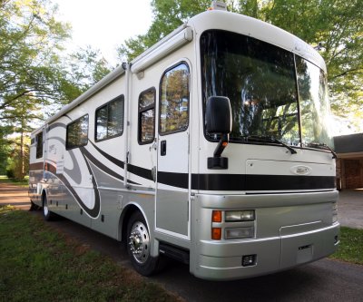 2002 Fleetwood Discovery *SOLD*