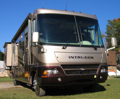 2004 Damon Intruder Triple Slide Full Body Paint 38 Footer *SOLD*