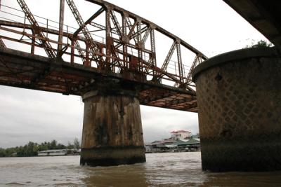 rusty_bridge.jpg