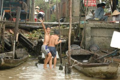 g3/69/646169/3/57575368.mekong_delta_boys.jpg