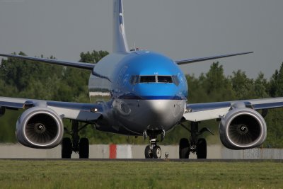 KLM_B737-700_EPWA