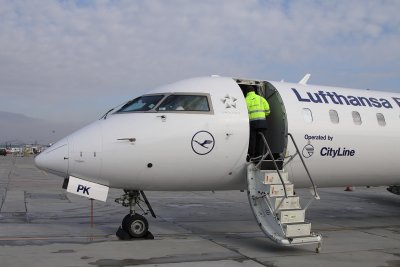 Lufthansa_crj700_Warszawa