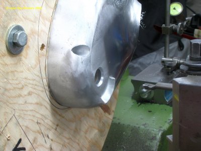 0910 Machining the gearbox cover for oil seals