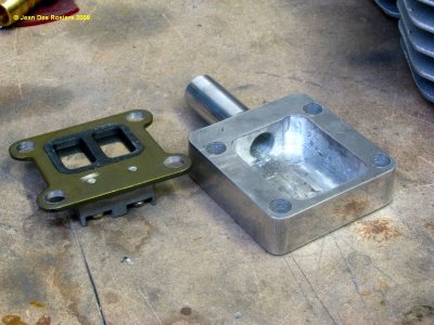 1001 Crankcase breather valve and housing