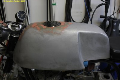 2264 gas tank with gas cap on