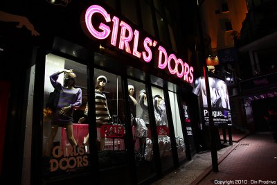 Girls' Doors - Shibuya
