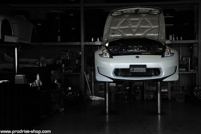 AMUSE VESTITO 370Z in the Garage