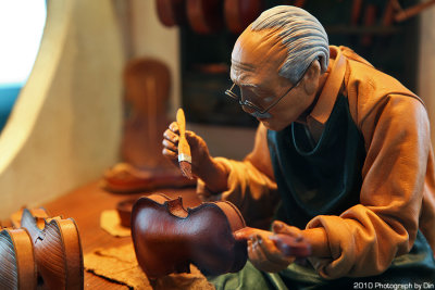 Craftwork Statue made by Leather