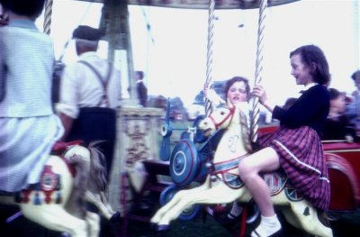 eSlide 17 Traction Engine rally Elaine and Kathy on carousel