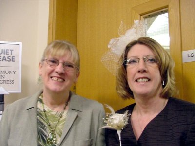 Elaine and Alison DSCF8004