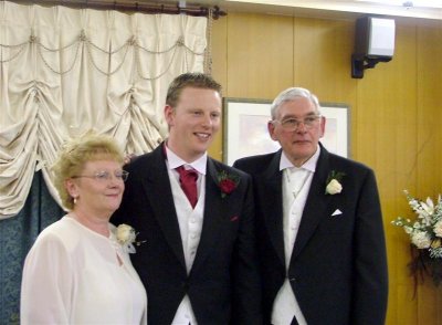 Darren and parents DSCF8058