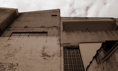 Back-Door Neighbours