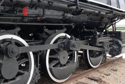 Locomotive wheels 1.jpg
