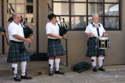 Tullintrain Pipes and Drums
