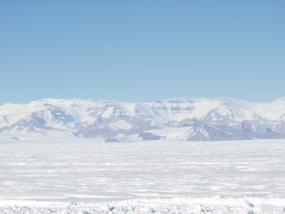 Transantarctic Mtns from Ross Ice Shelf.JPG
