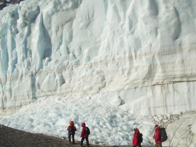 Calving debris from shinier part of wall.JPG