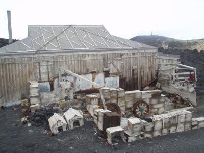 Shackletons 1909 Hut dog kennels pony stalls.JPG