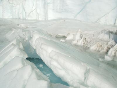 Meltpool expansion dome cracked. Turning white as begins to melt.JPG