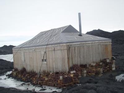 Cape Royds Shackleton 1909 Hut.JPG