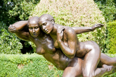 sculpture in Verhildersum gardens (1), close-up