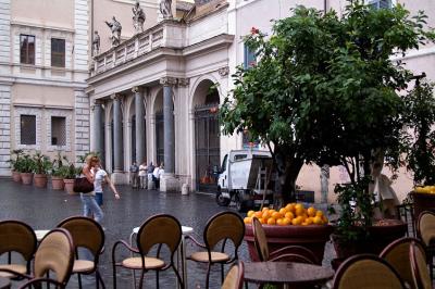 Santa Maria in Trastevere, entrance