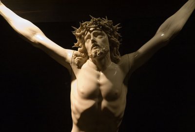 Christ with removable arms
