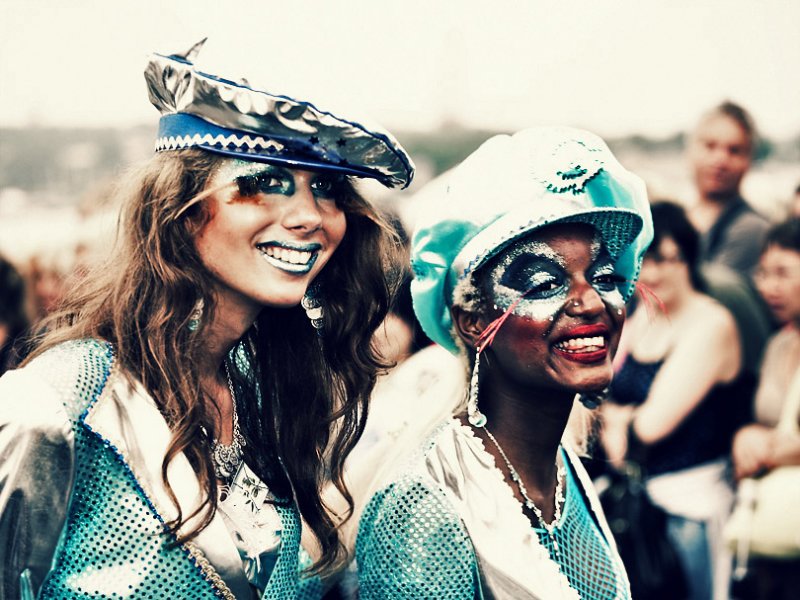 two happy chics