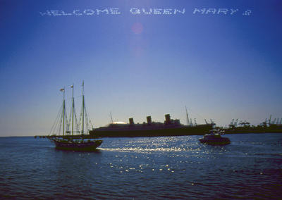 QUEEN MARY 2 MEETS QUEEN MARY