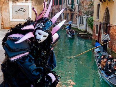 Arnaldo gondoles-Venise-carnaval-0702-80288.jpg