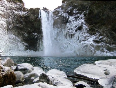 icey rocks at base of snoqualmie falls