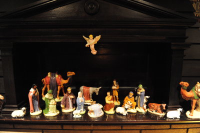 Christmas on the mantel.jpg